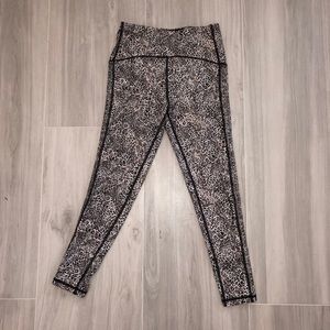 Victoria’s Secret Cheetah Print Workout Leggings